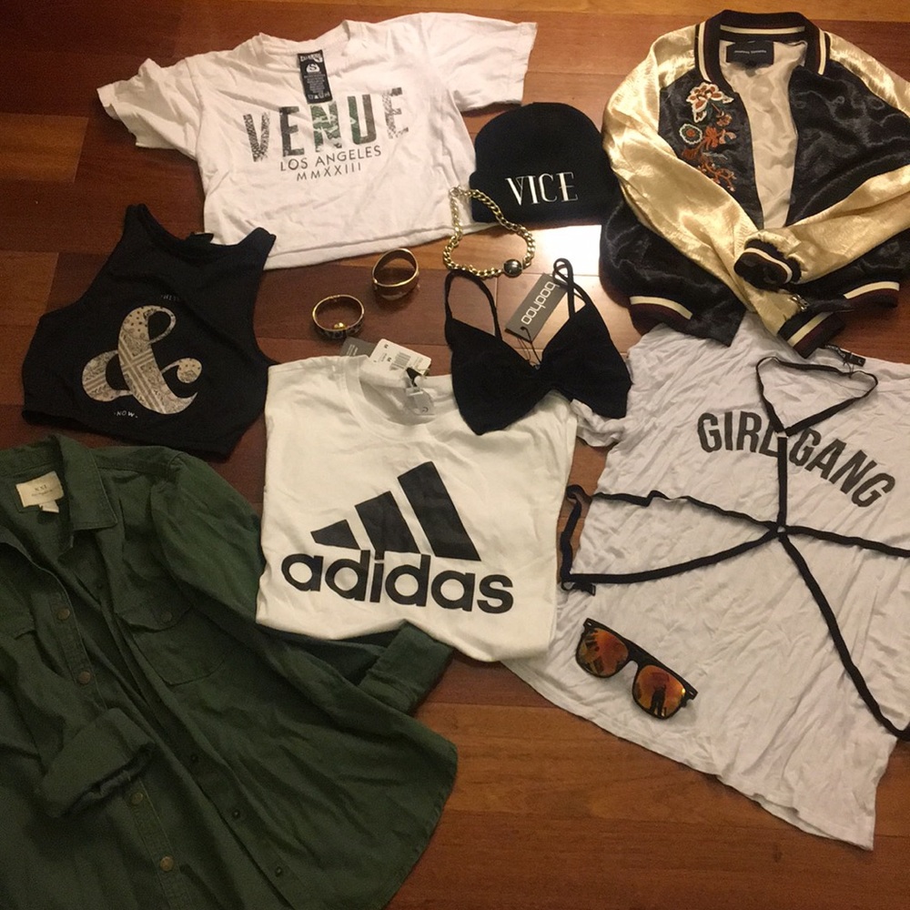 All items except the bralette that’s been sold :)